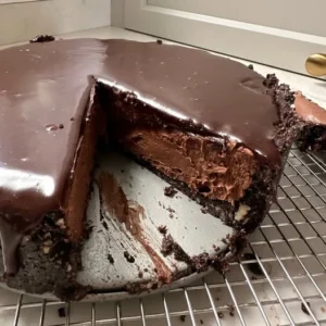 Dark Chocolate Cheesecake with Hazelnut Crust & Chocolate Hazelnut Ganache